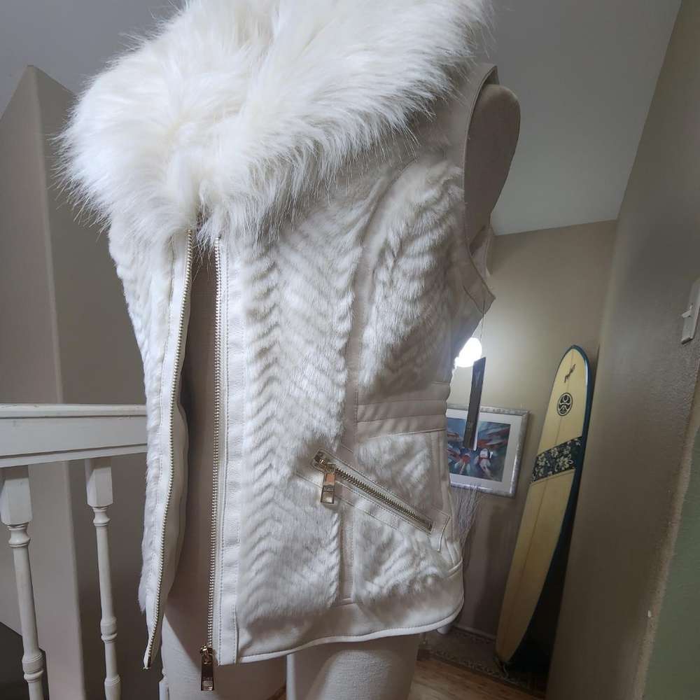 NWT $118 Women's Guess Faux Fur Vest Size L